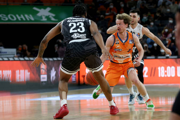 搭档之间的 搭档之间的